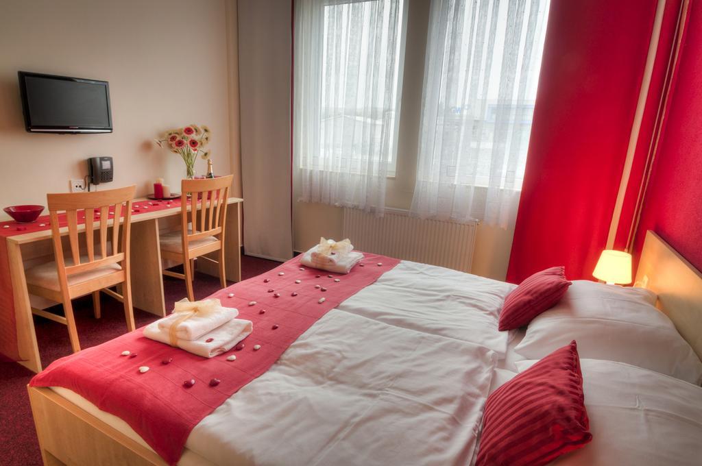 City Hostel Brno Modrice Ngoại thất bức ảnh