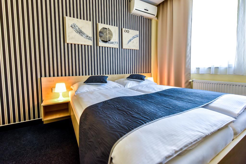 City Hostel Brno Modrice Ngoại thất bức ảnh