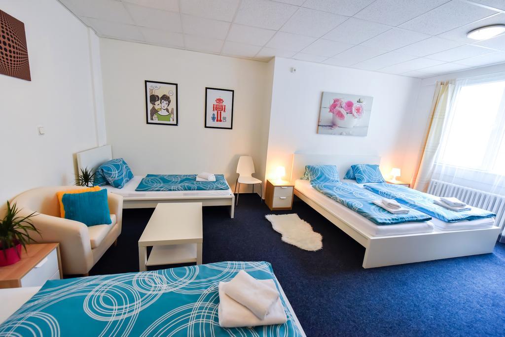 City Hostel Brno Modrice Ngoại thất bức ảnh