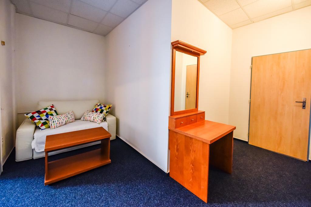 City Hostel Brno Modrice Ngoại thất bức ảnh