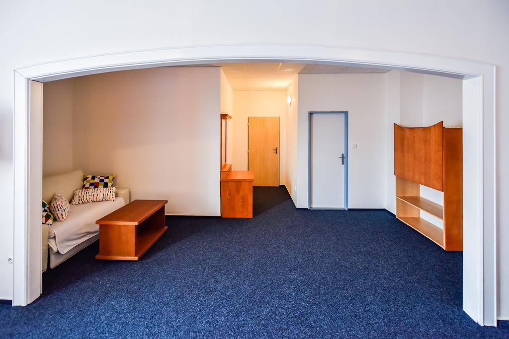 City Hostel Brno Modrice Ngoại thất bức ảnh