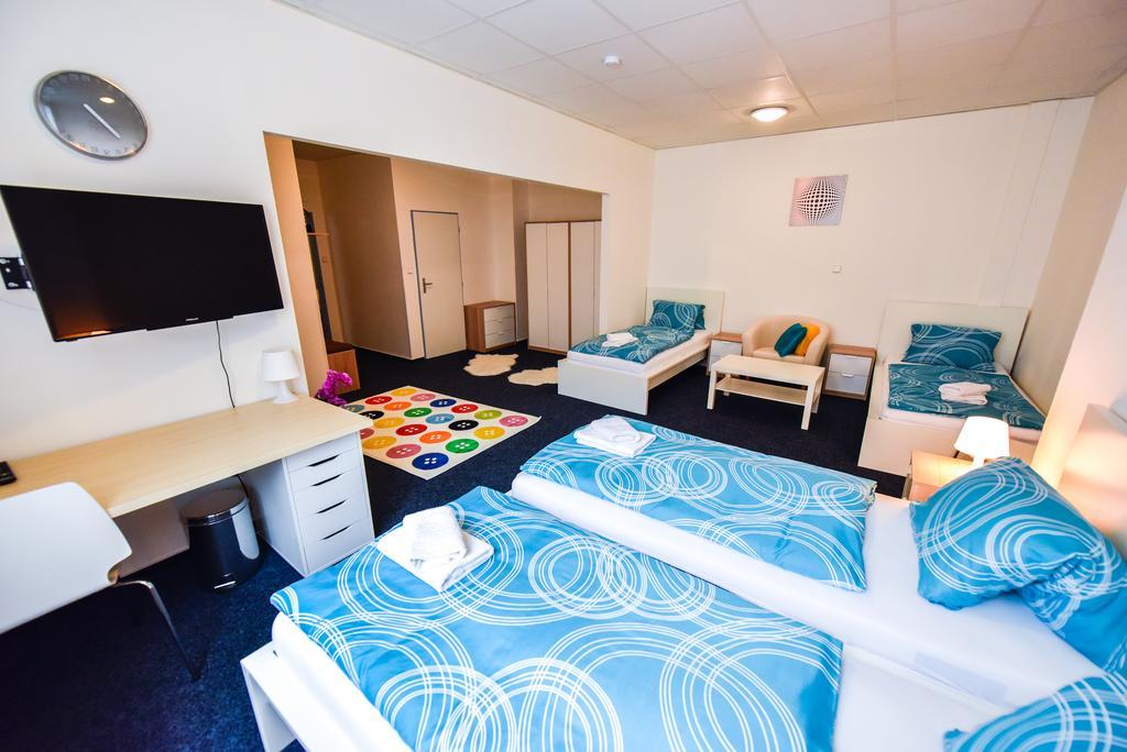 City Hostel Brno Modrice Ngoại thất bức ảnh