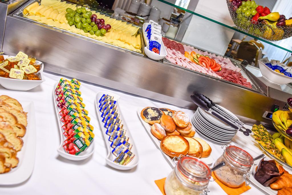 City Hostel Brno Modrice Ngoại thất bức ảnh